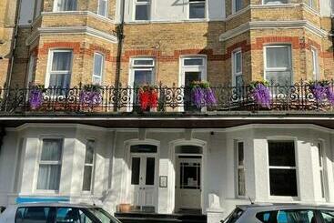 هتل The Lodge Bournemouth