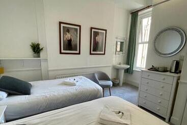 هتل The Lodge Bournemouth