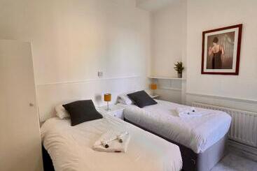 هتل The Lodge Bournemouth