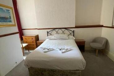 هتل The Lodge Bournemouth