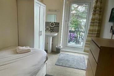 هتل The Lodge Bournemouth