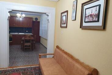 پانسیون Jordhani S House
