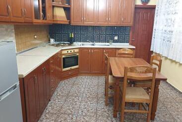 پانسیون Jordhani S House