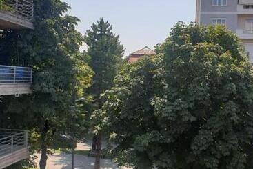 پانسیون Jordhani S House