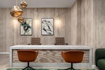 The Lincoln Suites