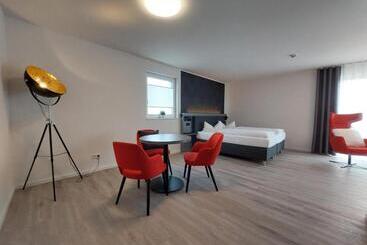 Cap1 Boardinghouse