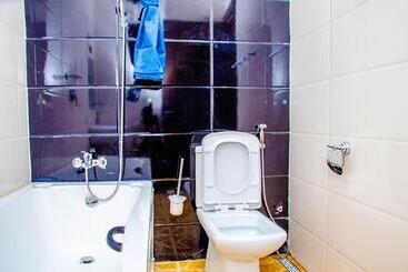 هتل Crispan Suites & Event Centre