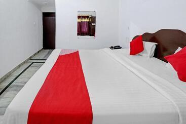 酒店 Flagship Dinesh Home Stay