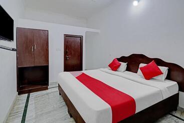 酒店 Flagship Dinesh Home Stay