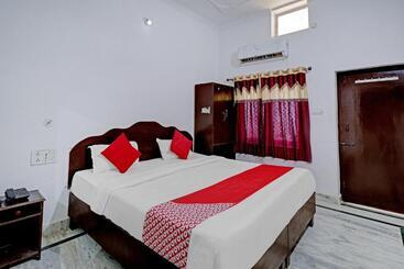 酒店 Flagship Dinesh Home Stay