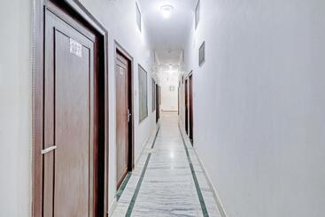 酒店 Flagship Dinesh Home Stay