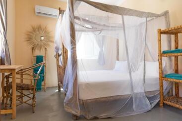 هتل Heart Of Zanzibar Bungalows