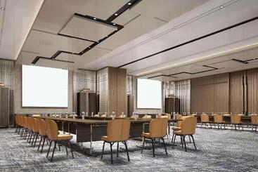 هتل Hilton Lanzhou City Center