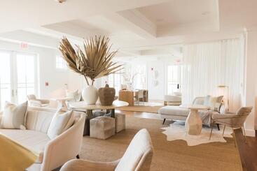 هتل Oyster Bay Boutique