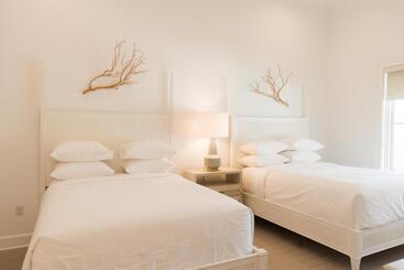 هتل Oyster Bay Boutique