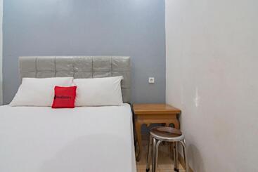 هتل Reddoorz Near Prujakan Station Cirebon