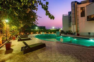 Hotel Tdi Club Retreat