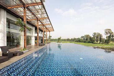 Kawana Golf Residence