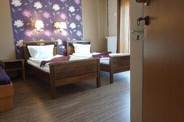 Pension Regent Green Leaf