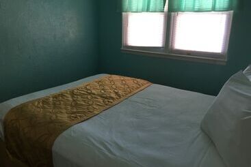 Harbor Mist Family Motel