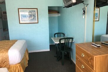 Harbor Mist Family Motel