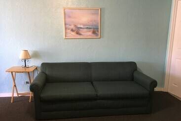 Harbor Mist Family Motel