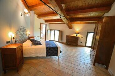 هتل Casale Boschi   Rifugio Di Pianura