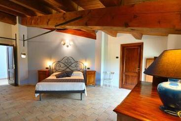 هتل Casale Boschi   Rifugio Di Pianura