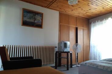 پانسیون Toldi Apartman