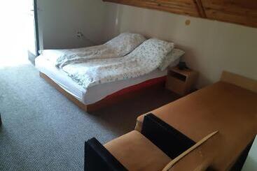 پانسیون Toldi Apartman