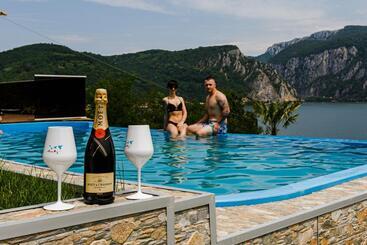 Pensiunea Decebal Resort   Cazanele Dunarii