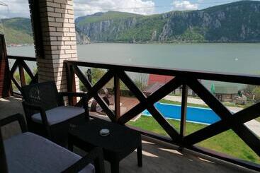Pensiunea Decebal Resort   Cazanele Dunarii
