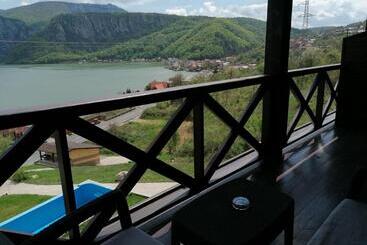 Pensiunea Decebal Resort   Cazanele Dunarii