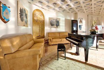 هتل Palace