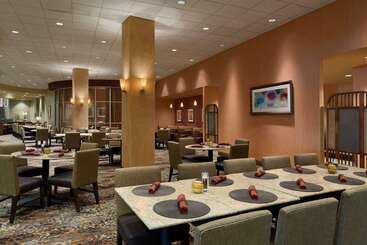 Embassy Suites Omaha La Vista/hotel & Conference Center