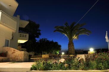 Frida Apartments