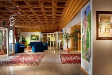 Grand Hotel Rabbi