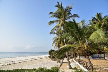 هتل Baobab Sea Lodge