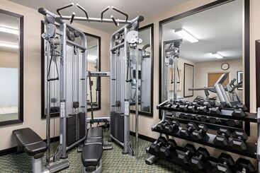 هتل Candlewood Suites Bismarck