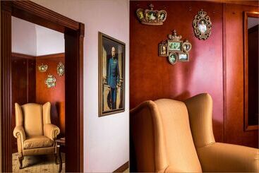 هتل Citadel Gastro Boutique