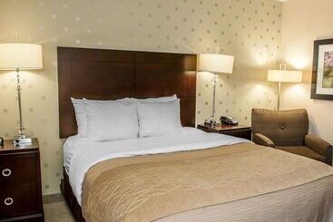 هتل Comfort Inn Bloomington Near University