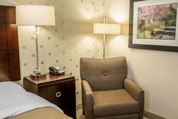 هتل Comfort Inn Bloomington Near University