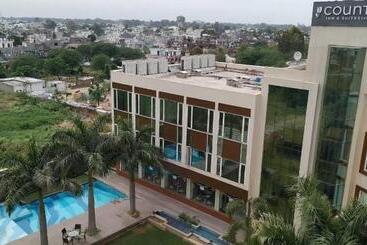 هتل Country Inn & Suites By Radisson Jammu