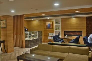 هتل Country Inn & Suites By Radisson Jammu
