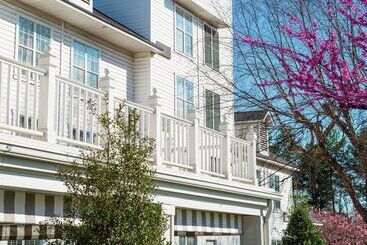 هتل Doubletree Raleigh Durham Airport At Research Triangle Park
