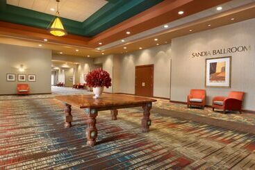 هتل Embassy Suites By Hilton Albuquerque