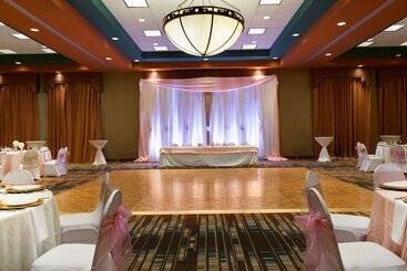 هتل Embassy Suites By Hilton Albuquerque