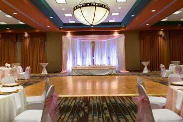 هتل Embassy Suites By Hilton Albuquerque