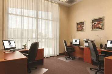 هتل Embassy Suites By Hilton Albuquerque