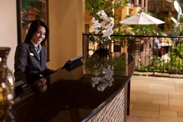 هتل Embassy Suites Lubbock